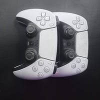 بلاي 4 فات مهكر نضام 9  اثنين جوستيكات شكل بلاي 5  السعر 200  قفل قفل ...