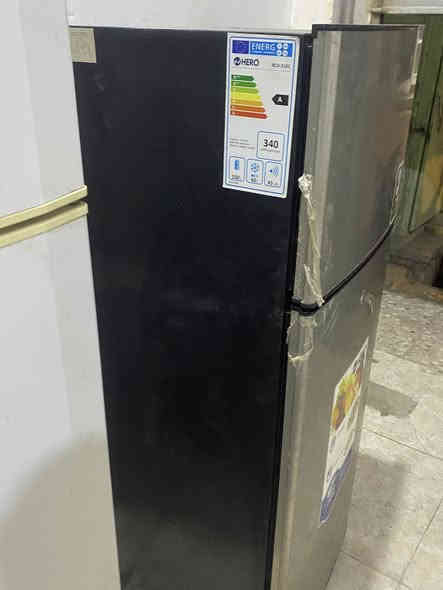 ثلاجه استخدام ١٠ايام فقط بعدها بجبس كامله من كلشي سعرها ١٣٠وبيها مجال العنوان الديوانيه جمهوري بدايه شارع سالم  ***********
