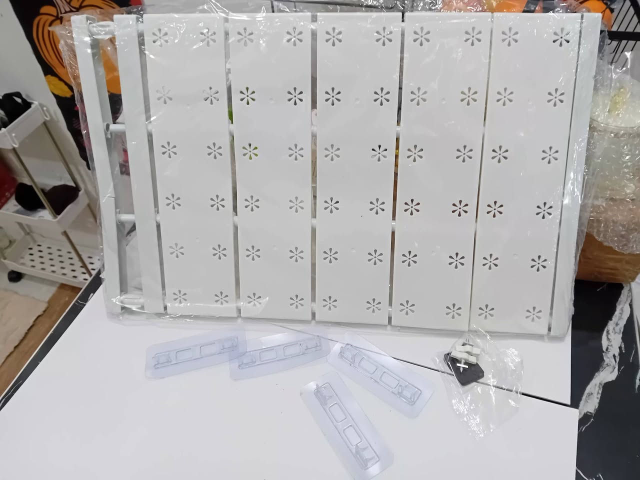 رف يتكبر ويتصغر بالكنتور لوراي مكان آخر حجم كبير ب 6000

جنطه ب الف

لتواصل ***********
