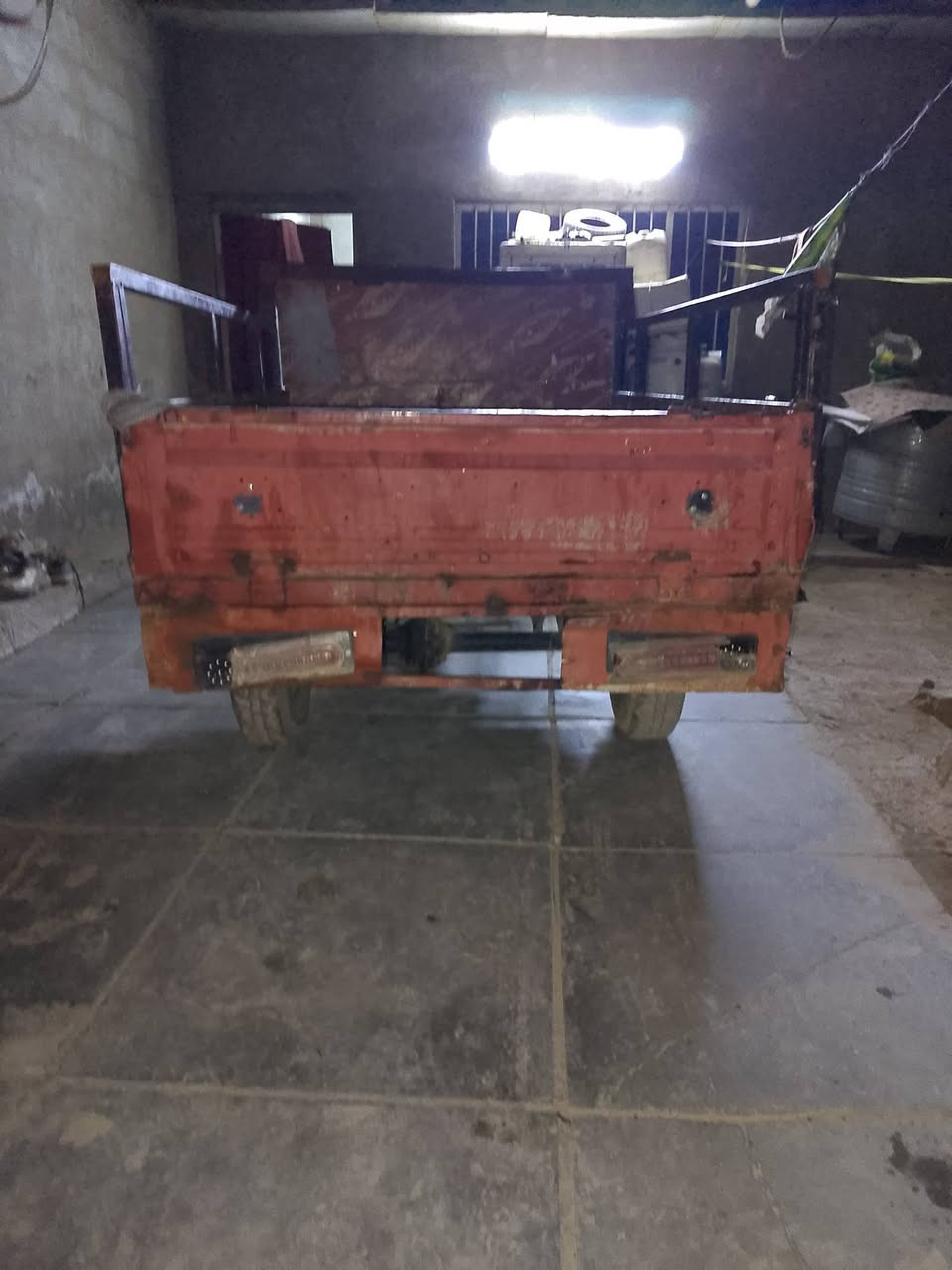 ستوته دايوان شغاله بس اوراق ضايعه سعر 400 لف مكان حي الرحمه الشماعيه رقم الهاتف ***********
