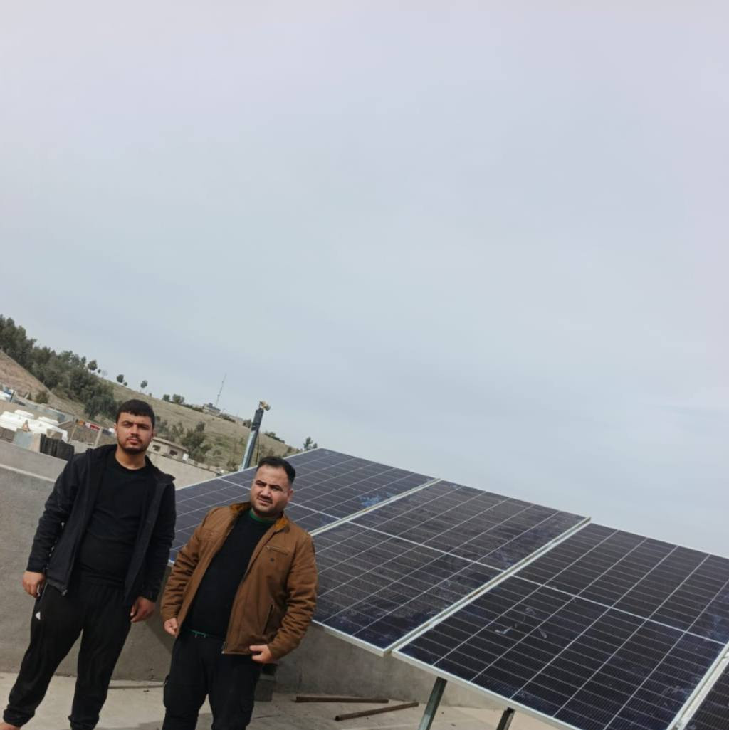 (#المصداقيه_اساس_النجاح)
الاخوة للطاقة الشمسية المتجددة بكوالتي ومواد عالية الجودة  _اخـــتـــيارك_الأمـــــثل

تم بحمد الله تنصيب منضومة طاقة شمسية 5️⃣أمبير ليلي8️⃣ أمبير نهاري 

للأخ بهزاد 
#كلك

4.✅بطاريات Veichi ضمان 🔟 سنوات 
عمر أطول وأكثر أمانًا
فوسفات الحديد الليثيوم من الدرجة A+ من EVE.
نظام إدارة البطارية مع حماية متعددة المستويات.
2. ✅سهل التركيب والاستخدام
التطبيقات: السكنية، والتجارية، والصناعية، والأنظمة خارج الشبكة، والربط بالشبكة، والاستهلاك الذاتي.
متوافق مع جميع محولات الجهد 48 فولت التي تدعم بطاريات فوسفات الحديد الليثيوم (LFP).
3.✅ مرن وقابل للتوسيع
تصل سعة الطاقة للنظام إلى 229 كيلوواط ساعة، وذلك عند تشغيل ما يصل إلى 16 وحدة بالتوازي.

4.✅ الامتثال
UN38.3، MSDS، CE-ROHS، IEC-61000.

5.✅ كثافة طاقة أعلى
تشغل البطارية مساحة أقل وتبلغ كثافة الطاقة فيها 166 واط/ساعة لكل كيلوغرام.

انفيرترات الطاقة الشمسية الهجين من سلسلة SISV بقدرة 4.2 كيلو واط/#6.2 كيلو واط/8.2 كيلو واط/10.2 كيلو واط

✅إخراج موجة جيبية نقية.
✅ثلاثة أنواع من وضع الشحن.
✅نوعان من وضع إخراج التيار المتردد.
✅يعمل مع أو بدون بطارية.

✅الواح شمسية  سعة 615 واط وجهين بازبار16( جنكو) نوع N- type  #ضمان_15سنه_وتشغيل_30_سنه

 

🔆كادر مختص م̷ـــِْن المهنديسن بافضل وادق الاجهزة 

المكونات 👇
⭐️قواعد حديد مغلون 
⭐️اسلاك خاصة بالتيار المستمر DC 
⭐️اسلاك خاصة بالتيار المستمر DC
⭐️قواطع خاصة بالتيار المستمر DC 
⭐️توصيلات MC4 
⭐️اجهزة الحماية
ــــــــــــــــــــــــــــــــــــــ
علمآ شركتنا تعمل في جميع المحافظات 
ضمانات حقيقية 
صيانة مجانية 
#للتواصل والاستفسار اكثر يرجى الاتصال عبر الارقام التالية

 0770 888 4656

‏‪0772 348 4841‬‏ 

‏‪0750 888 6734‬‏

#الوا  #بطاريات #انفيرتر #العراق #موصل #كوير #مخمور 
#بغداد #كركوك #الحويجة #الشرقاط #قراج #تلعفر #ربيعة
#ناحية_العباسي #الشورة #حمام_العليل #خبات #اسكي_موصل #كلك #كركوك #حي_النصر #ناحية_الشوره #ملا_عمر#وردك #الحمدانيه
