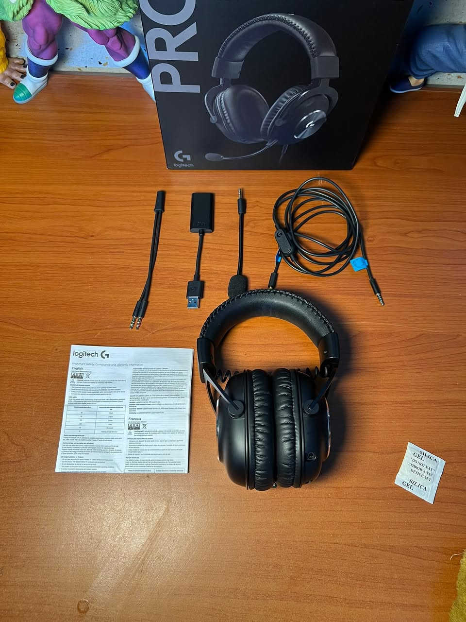 تعتبر سماعة Logitech PRO X SE Wired Gaming Headset خياراً احترافياً للاعبين، حيث تجمع بين الهيكل المتين، الصوت المحيطي الدقيق، وتقنيات الميكروفون المتقدمة.إليك أبرز مواصفات السماعة،،: كلش زين +2جودة الصوت: محركات صوت (Drivers) بحجم 50 مم بتقنية PRO-G، مع دعم تقنية الصوت المحيطي DTS Headphone:X 7.1.الميكروفون: ميكروفون احترافي قابل للفصل مزود بتقنية Blue VO!CE المتقدمة لفلترة الصوت وإزالة الضوضاء،.التصميم والراحة: هيكل متين مصنوع من الفولاذ وشوكة من الألومنيوم منخفض الكربون، مع وسادات أذن مريحة من رغوة الذاكرة (Memory Foam) المغطاة بالجلد الصناعي.الوزن: خفيفة الوزن تصل إلى 320 غراماً.التوافق: تعمل سلكياً وتتوافق مع أجهزة الكمبيوتر (PC)، PlayStation، Xbox، والأجهزة المحمولة
جديد غيو مستخدم السعر داخل قناه التلي 
https://t.me/B1B2B3_K


**إذا كنت صاحب هذا الإعلان وتريد حذفه لأي سبب، رجاءا أرسل رسالة إلى الدعم الفني**