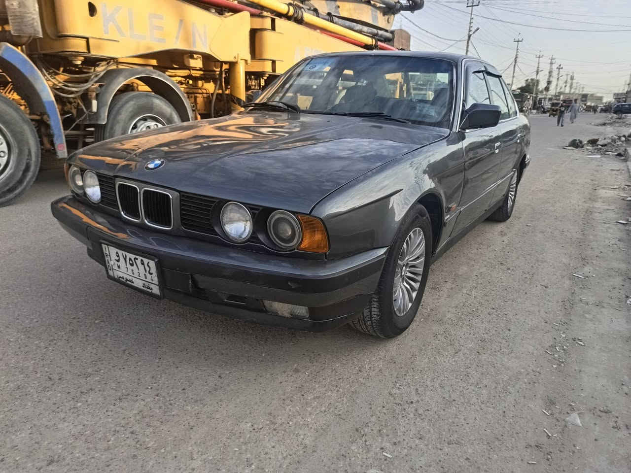 اخوان رمضان كريم للبيع او مراوس بي ام موديل 88 حجم 525كير محرك مكفولات حداديه تمام كهربائيات كلهه  شغاله تخم تاير مصبوغه عام للجماليه صبغ جديد السياره جاهزه اخوان شرط تحويل ععقد مروري السعر 50اوبيهه مجال للشراي عنوان بغداد حي النصر هاتف ***********
