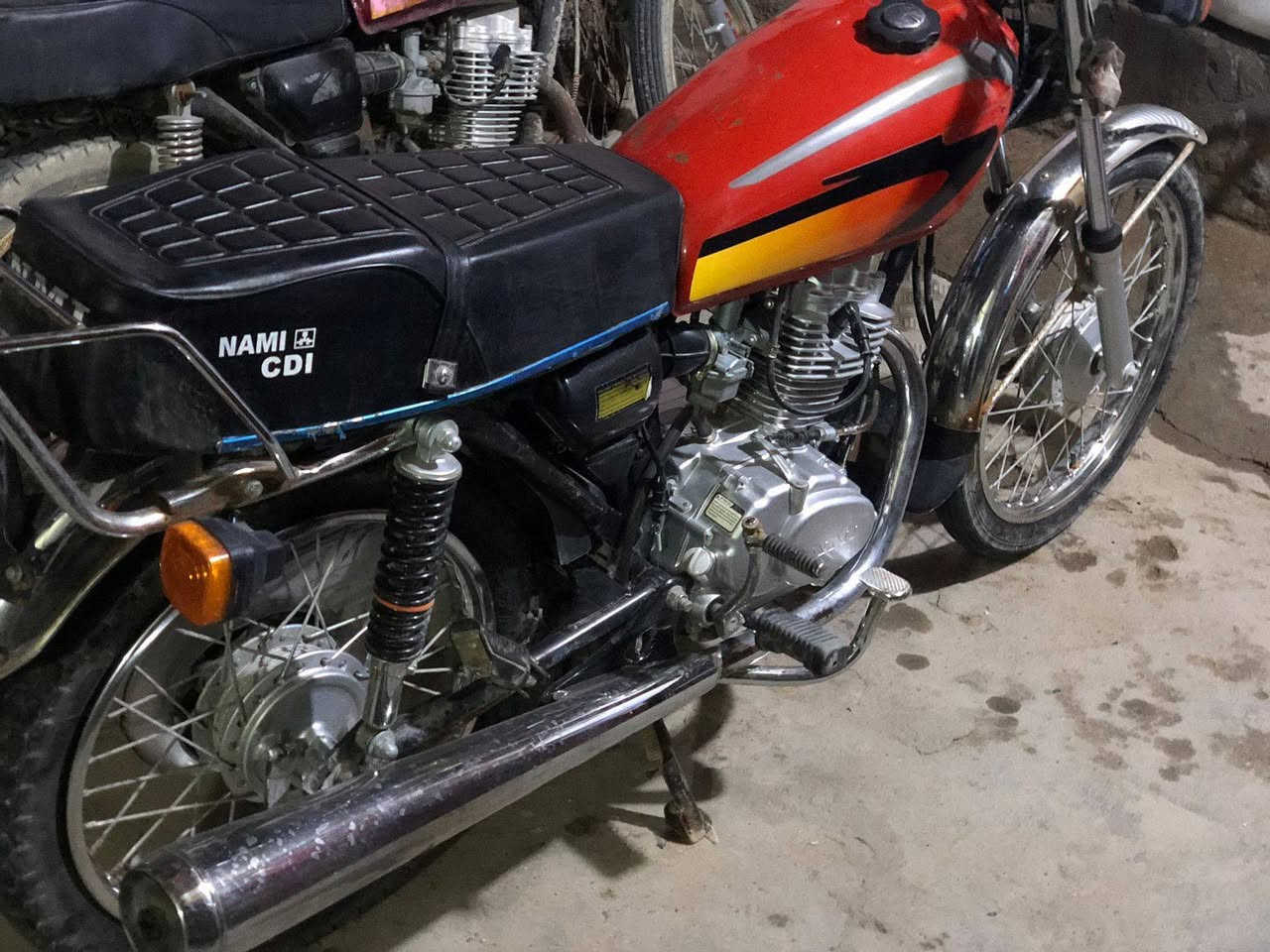 سلام عليكم مره خصت ادمن ايراني ادوات ادوات الدراجه جديده وتخبل شوفت عينك بل صور ما مفتوحه عنواني بصره حيانيــه السعر 600 وبيها مجال حك الجيه مو شراي لا تدوخني رجاءن رقم التواصل***********
