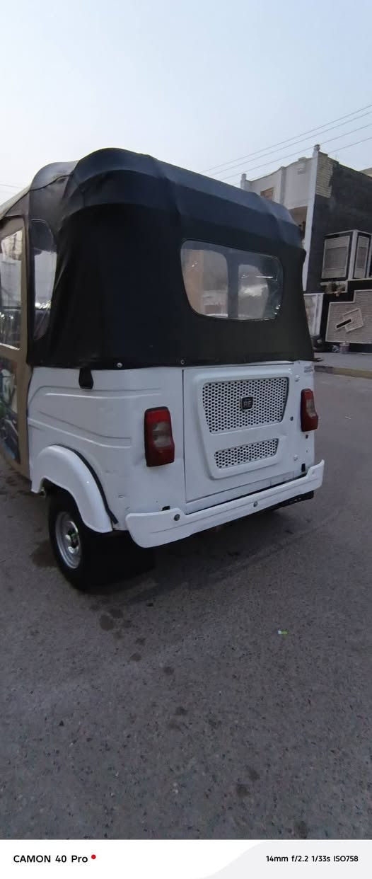 السلام عليكم 22 للبيع بيها بارد بالصفحه وبيها دوس المكان الحسينيه مال الراشديه تواصل ***********
