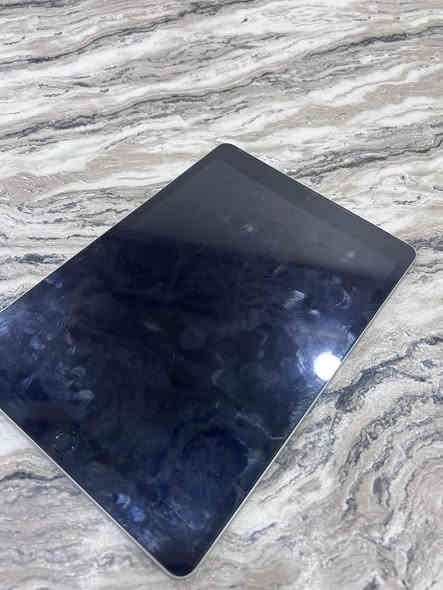 سلام عليكم. ايباد 9 للبيع كلشي ما بي اصلي بطاريه 89 بلاد لا مصلح ولا داخل صيانه تجي تفحص وين مايعجبك السعر 300 وبي مجال قليل وشاحنته موجوده وكارتونه موجود مكان البصره كرمه علي  للستفسار ***********
