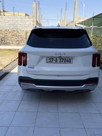 سورنتو موديل 2024  رقم مثنى  خليجي  ماشية 51  السعر 300 07807727272