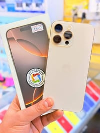 ايفون 16برو ماكس ذاكره 256بطاريه 98٪جهاز اخو جديد زلغ واحد مابي وتر بر...