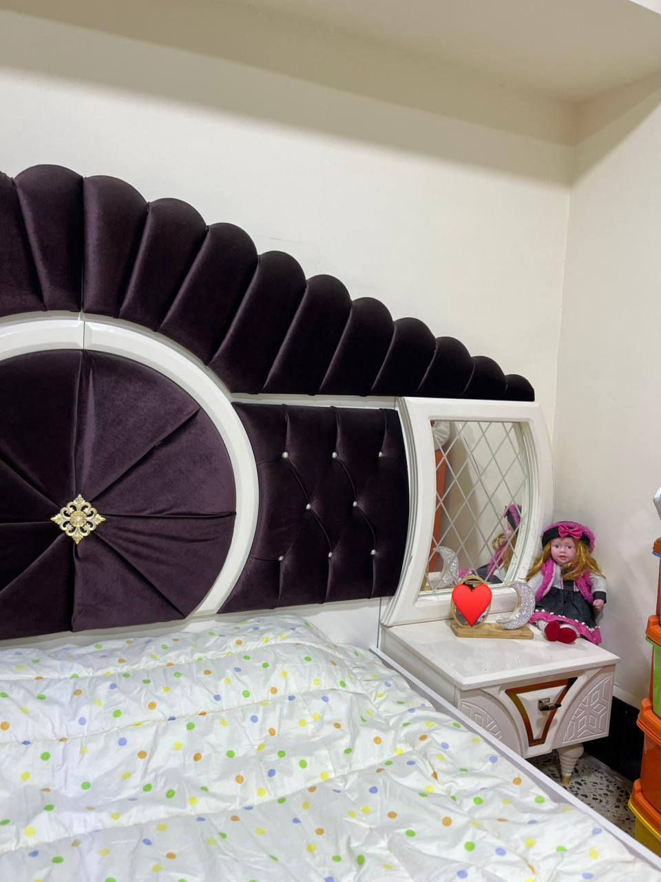 غرفه نوم تركيه جديده للبيع
عدد القطع 7 المكان الموصل لمعرفه السعر الاتصال على الرقم ***********وشكراً♥️.
