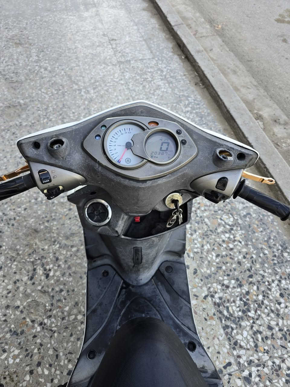 سلام عليكم
سكنس نوزل كوري
كفاله عامه 
برغي مابيه نقص
الذيل مالته موجود
بيه يدات اصليه 
تاير خلفي جديد
بيه لايت زنون اصلي
عليه ادامه كامله 
ماشيه 20 الف
900بيه مجال
بغداد بياع تقاطع درويش
***********
