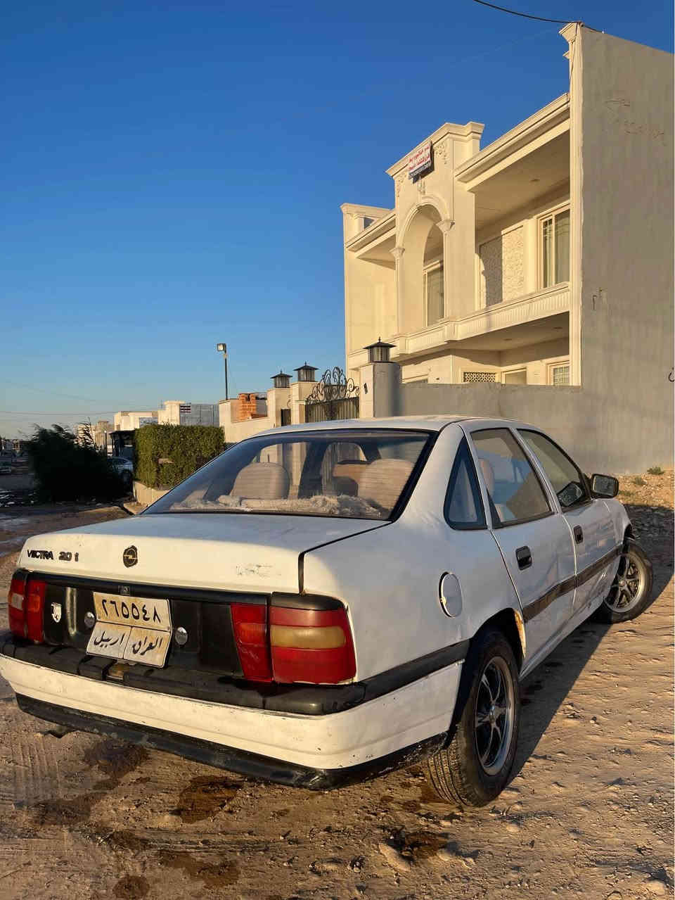 ڤیکترا مۆدیل ١٩٩٠ شورتەیی مەکینە ٢٠ تۆماتیک ئێرفلۆ کەپس بیلادی چوار تایەی نوێ پێش کەپس بە شەرتی بەناو کردن بێ تەقەو ڕەقە سەنەوی ٢٠١٩ بەسەرچووە ٣٨٠ هەزار غەڕامەی لەسەرە.
.
نرخی ٣٨ وەرەقە و مەجال
شوێن هەولێر 
*********** أربيل, العراق
