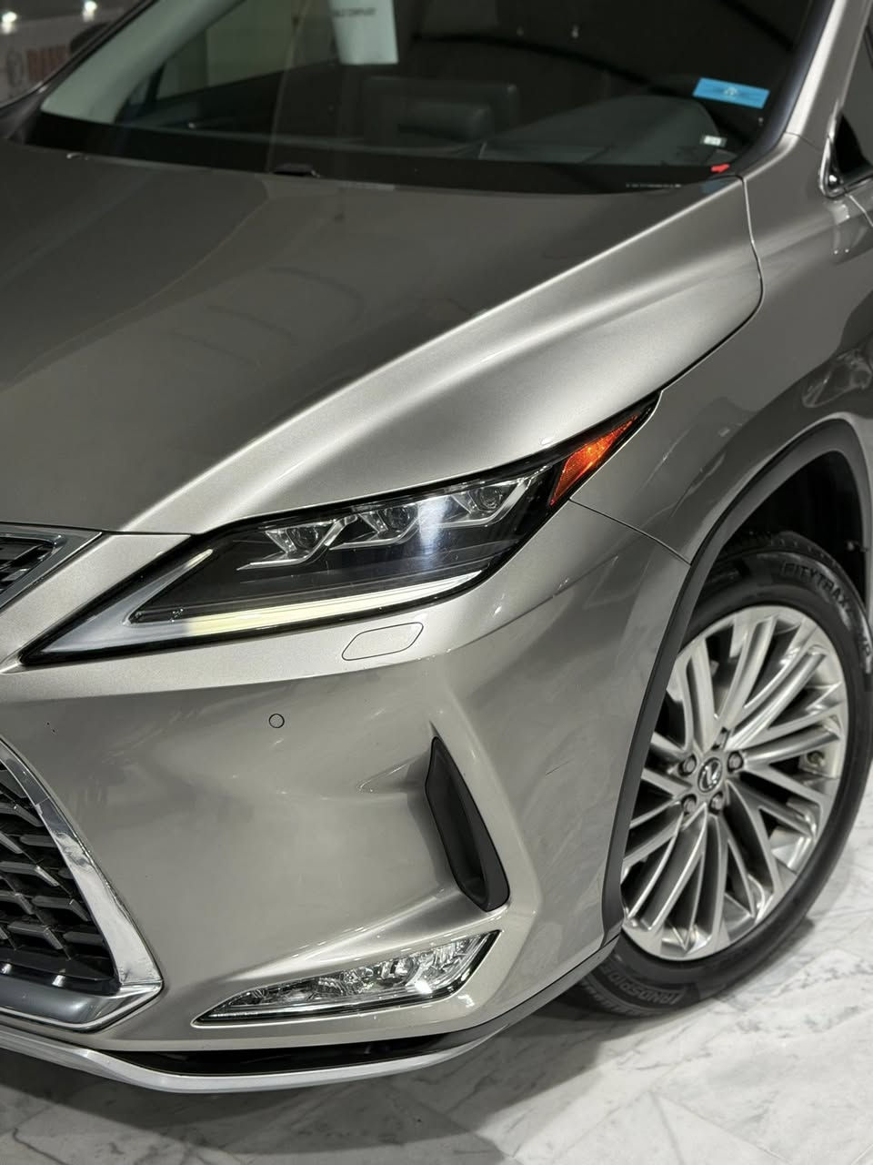 لكزز RX 350 2021
Full مواصفات 
السياره كلين 

ماشيه47.000m
بانوراما 
داتا شو 
كشنات تبريد وتدفئه 
كشنات ميموري وكهرباء
لايت 3 عدسات 
صندوق كهربائي
وضعيات قياده  سبورت  وايكو ونورمال 
شفتات ستيرن 
رادار امامي خلفي 
نقط عمياء 
تحديد مسار 
كيج الكتروني 
اوتو هولد
هاندبريك بصمه 
وبعد بيها مواصفات 

السعر.365$  ومجال بسيط 

السياره لوك جديده 
وشايف خيرها للي ياخذها 

مكان دهوك 
***********
واتساب
