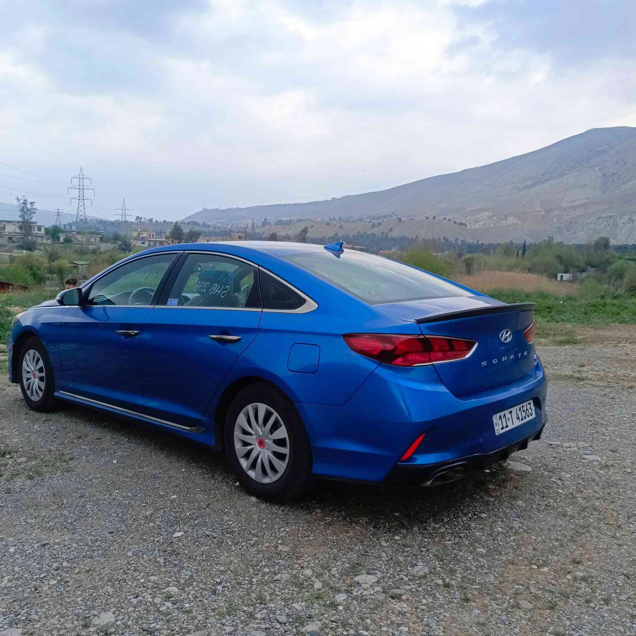 السلام عليكم
سوناتا رقم بغداد انكليزي 
(سبورت)SPORT فول مواصفات 1/1
موديل 2018
المواصفات 
فتحة
بصمه 
رادار جانبي
حساسات خلفية
ستيرن رياضي حرف D 
شفتات ستيرن 
كيجات سرعة رياضية 
كشنات جلد 
كشنات كهرباء 
كشنات تدفئه 
نظام سبورت 
نظام ايكو 
صاجات 
شاشة 
كامرة دواه
لايت زنون عالي + ناصي 
دبل كزوز 
مكينة 4 سلندر 
 GDI 2400 
سستم صوت سماعات 
تحكم ستيرن جهتين 
ترحيب جنطة عند الاقتراب 
اشاير بالمري 
نيكلات  
الحادث بنيد صبغ فقط جملغ اليمنيه بارد 
ملاحظة السياره كامله من كلشي من تايرات من حدادية من تبريد 
السعر :135وبيها مجال
مكان السيارة بغداد حي اور 
للاستفسار ***********متوفر واتساب اتصال
