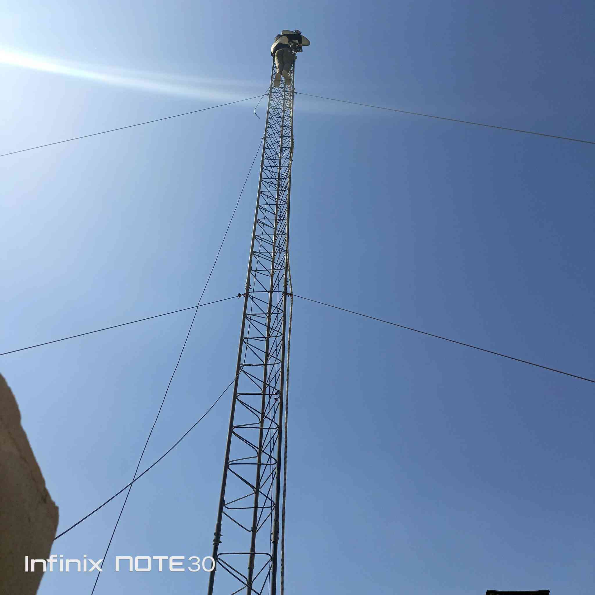 سلام عليكم
تم فتح ونقل وشد برج ايراني ١٥ متر في مدينه الصدر 
يوجد كادر محترف في فتح وشد ابراج
***********
‏‪***********‬‏
متوفر واتساب
