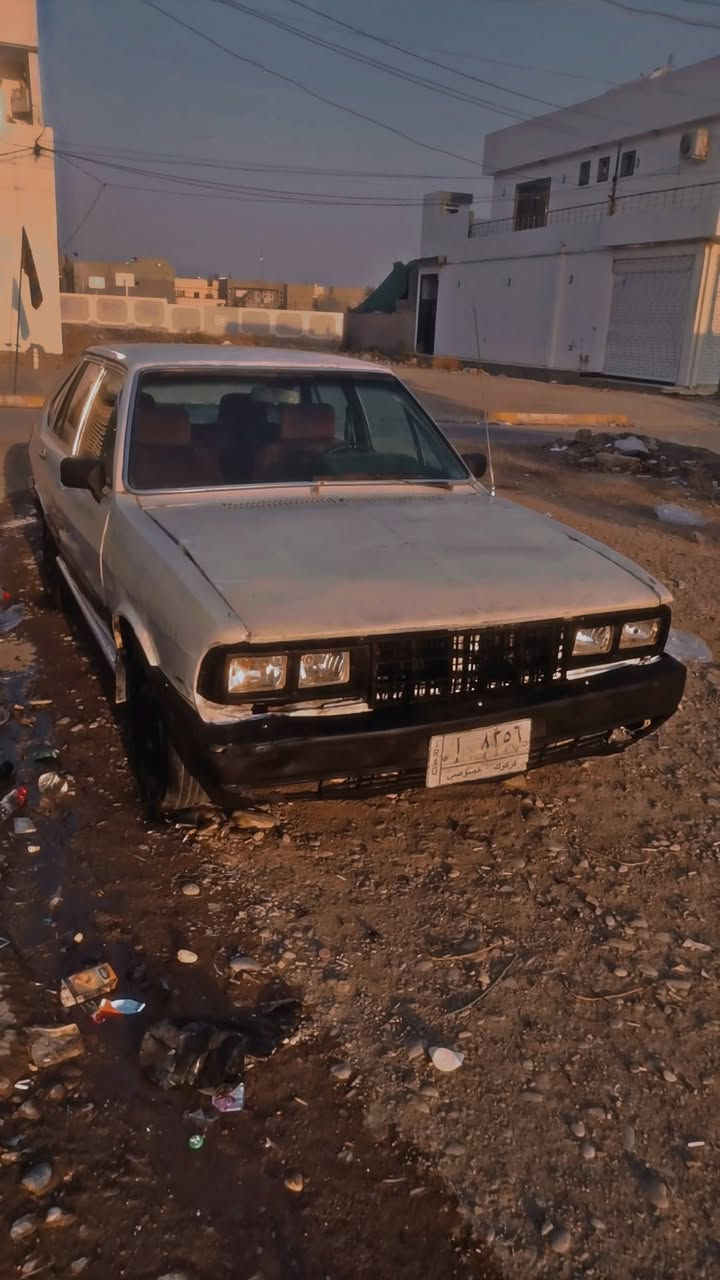 سلام عليكم برازيلي موديل 88 محرك 5 محرك وكير نضيفات والباقي شوفت العين يحتاج ترتيب السعر 16وبي مجال  شرط تحويل شراي اتصل ***********
