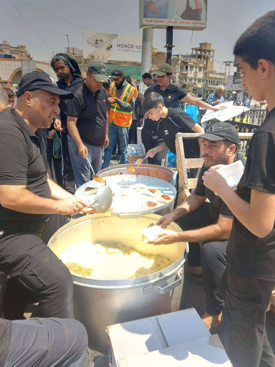 الآن مباشر من الكاظمية المقدسة باب المراد
مستمرون بخدمه زوار ابو عبد الله الحسين 
نستقبل شهر محرم الحرام بصلاة على محمد وآل محمد
لبيك يا حسين يا ابا عبد الله 
كل يوم كربلاء وكل ارض عاشوراء
#هاك_إخذ_العهد_هاك
#دنية_وآخرة_وياك 
#ياابا_عبد_الله_الحسين

إجاك محرم لاتخليه يمر عليك بلا خدمة وعزاء وبكاء
حي على العزاء
حي على الخدمة


**إذا كنت صاحب هذا الإعلان وتريد حذفه لأي سبب، رجاءا أرسل رسالة إلى الدعم الفني**
