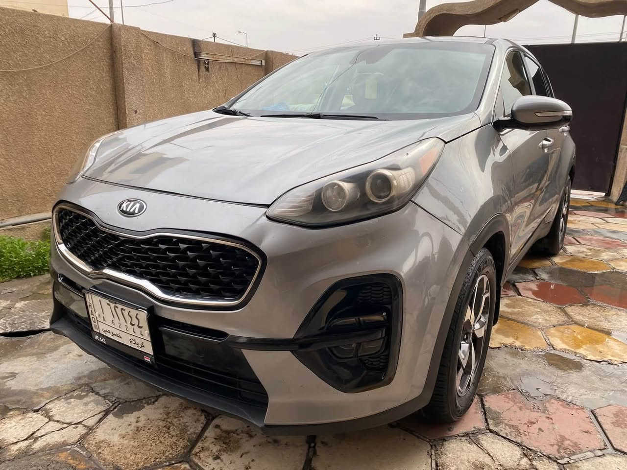 السلام عليكم 
سبورتج للبيع 
اللون : سلفر
الموديل: 2020
الفئه:EX
الضرر في امريكا جاملغ امامي جه السايق مثل ما موضح بالصوره و الضرر بالعراق الجاملغ الامامي جه الصدر تبديل
المواصفات 
1- كشنات مخمل
2- كشنات كهرباء
3- شاشه
مكينه 2400 GDI
السياره رقمها كربلاء خصوصي الالماني 

السياره بيها شويه جراد بالبنيد 

مكاني كربلاء حي الحسين يم اهل الجمله

للاستفسار : 
***********
