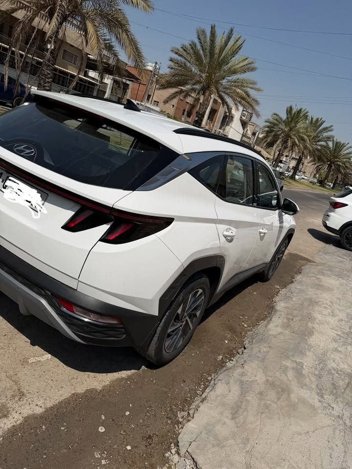 سلام عليكم
توسان 2024 خليجي ماشيه 40 الف 
رقم بغداد بيها 3 قطع بارد 
بصمه حساسات اماميه حساسات خلفيه 
تشغيل عن بعد 

داخل ابيض 
كراسي كهرباء 2
اشاير مري 
دخول ذكي 
اوتو هولد 
3 وضعيات قياده 
تحكمات ستيرن
كامره خلفيه دواره 
مثبت سرعه 
مري شفط 
لايتات دواره فول LED 
لد امامي خلفي 
مكان السياره بغداد 
السعر 190 وبيها مجال 
***********
