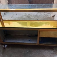 باترينه ارتفاع متر وعرض متر ونص 100 بيه مجال للاتصال 07838538522