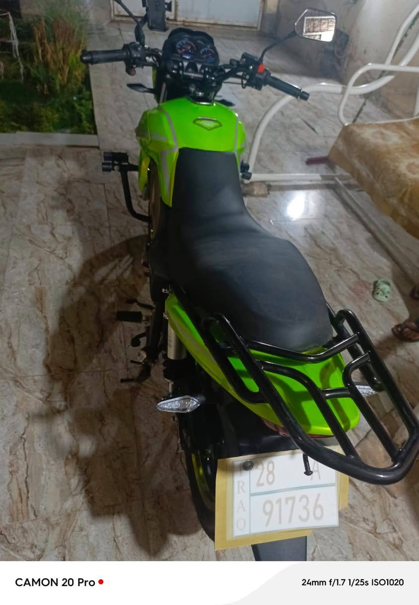 شاينك موديل 2023
مطلعها 2025/5/10
محرك 250 cc
كير لعاب 6 نمر 
كلشي على البلاد ما فتوحه 
مرقم النجف الاشرف 
لوحات موجود واسنويه ابسمي مداور ابنفس الساعه 
المكان النجف الاشرف حي الجمعيه 
رقم ***********
