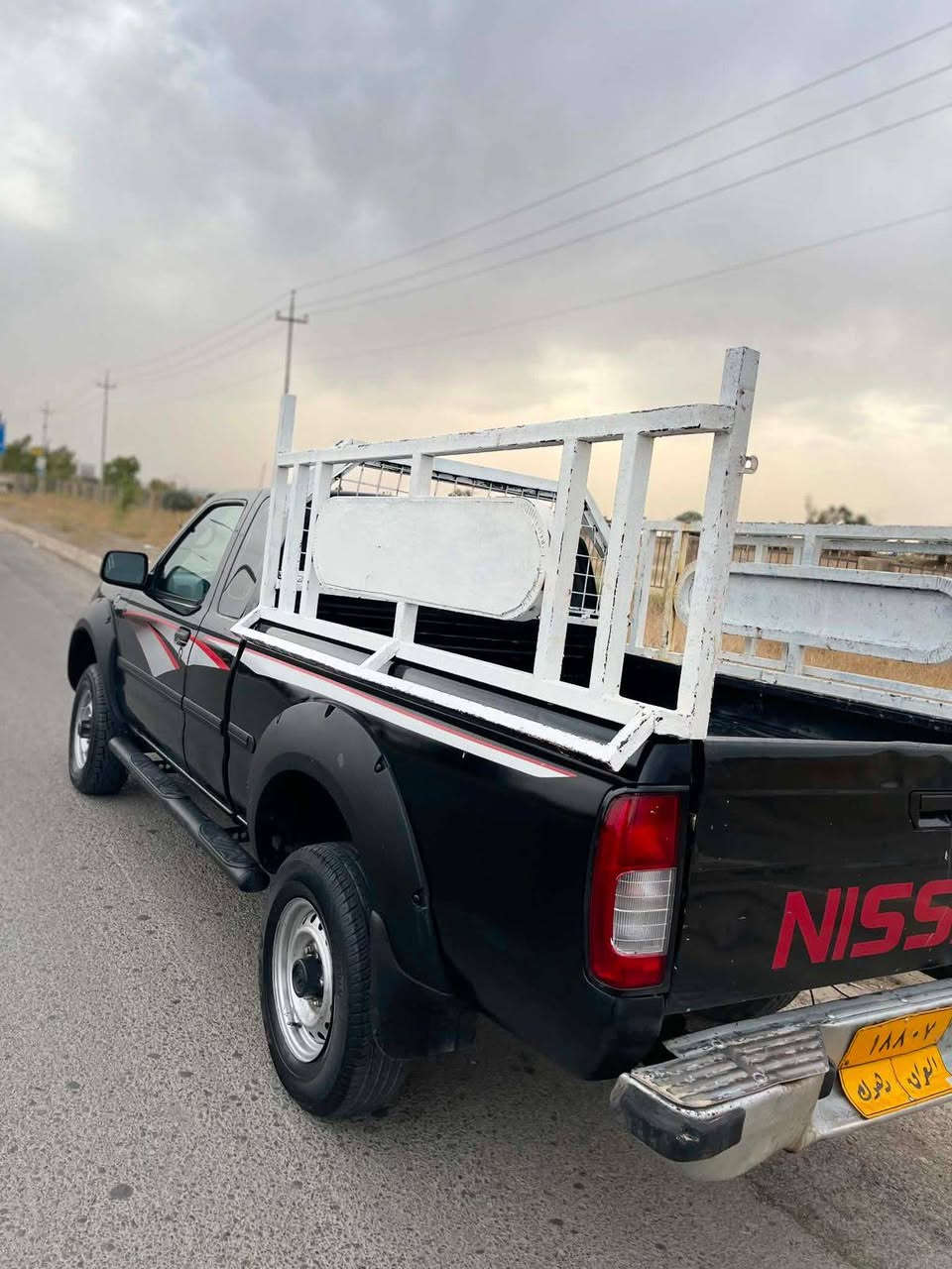 پیکاب نیسان 2002مەکینە بەخ گێر مەکینە دەبل گێر ئەکسل خرامە تحویل وەکالە هەموی بشرتە 4تای نوێ لەسرە 1دینار مسرفی نیە هەموو گیانی بشرتە سنەوی تازە خلاس بوە سیارەکە بۆ جوانی پەمپ کراوە  جەمپیکی زۆر خفیفی پێشی هەیە مشتری تەلەفۆن بکە جوابی جات نادەمەوە شوێن هەولێر ژمارە  *********** أربيل, العراق
