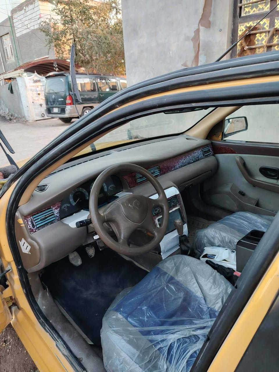 للبيع سمند 2011 بابل الانكليزي السياره مصفره هيئه وغرامات سياره جاهزه من كل شيء كير ومكينه كفاله المكان بابل الاتصال على الرقم ***********
