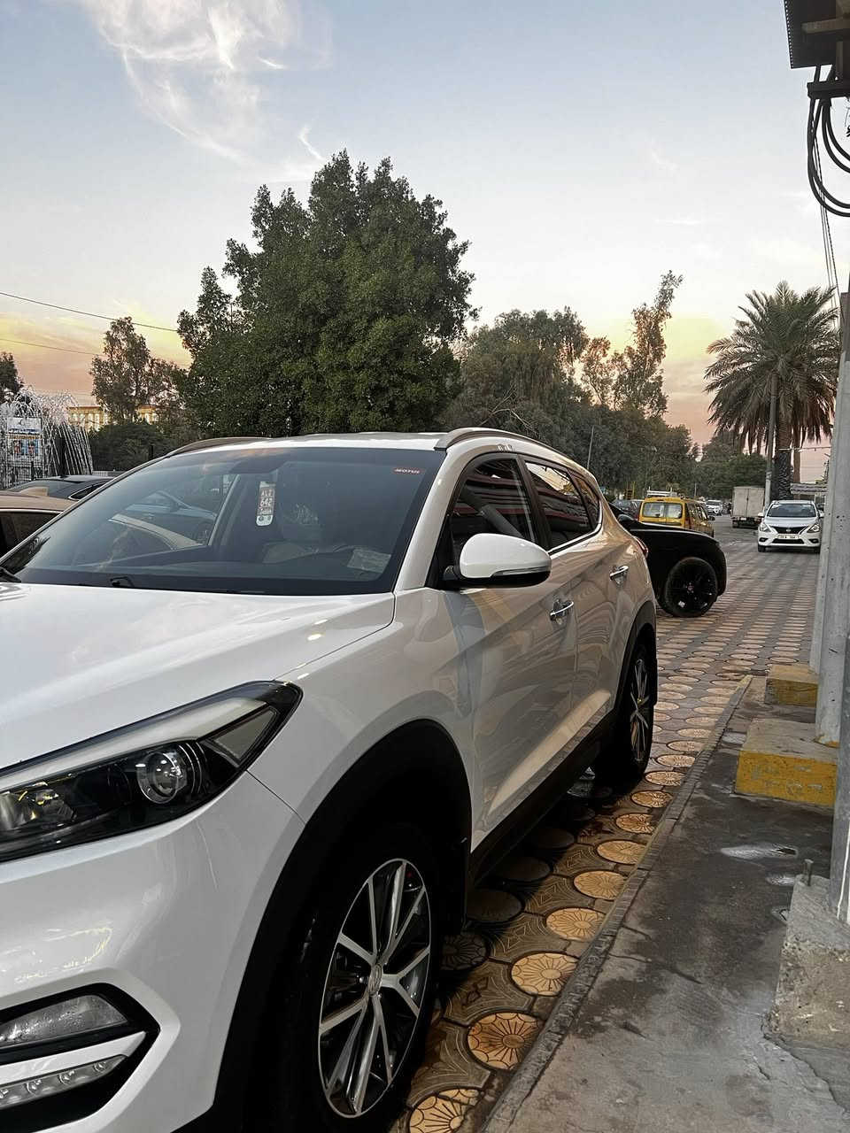 صلي على محمد 
توكسان2016
سياره مناقصه شي ونضيفه  وعليه ادامه كامله من كلشي دينار مذب عليه 
بيه مكانين بارد موضح بصور 
وشكم رصعه بلقماره
مكاني نجف
الشراي يتصل مارد عتعليقات ولحد يطي سعر بكيفه سياره معايزه شي وجاهزه ومبولشه 
***********
