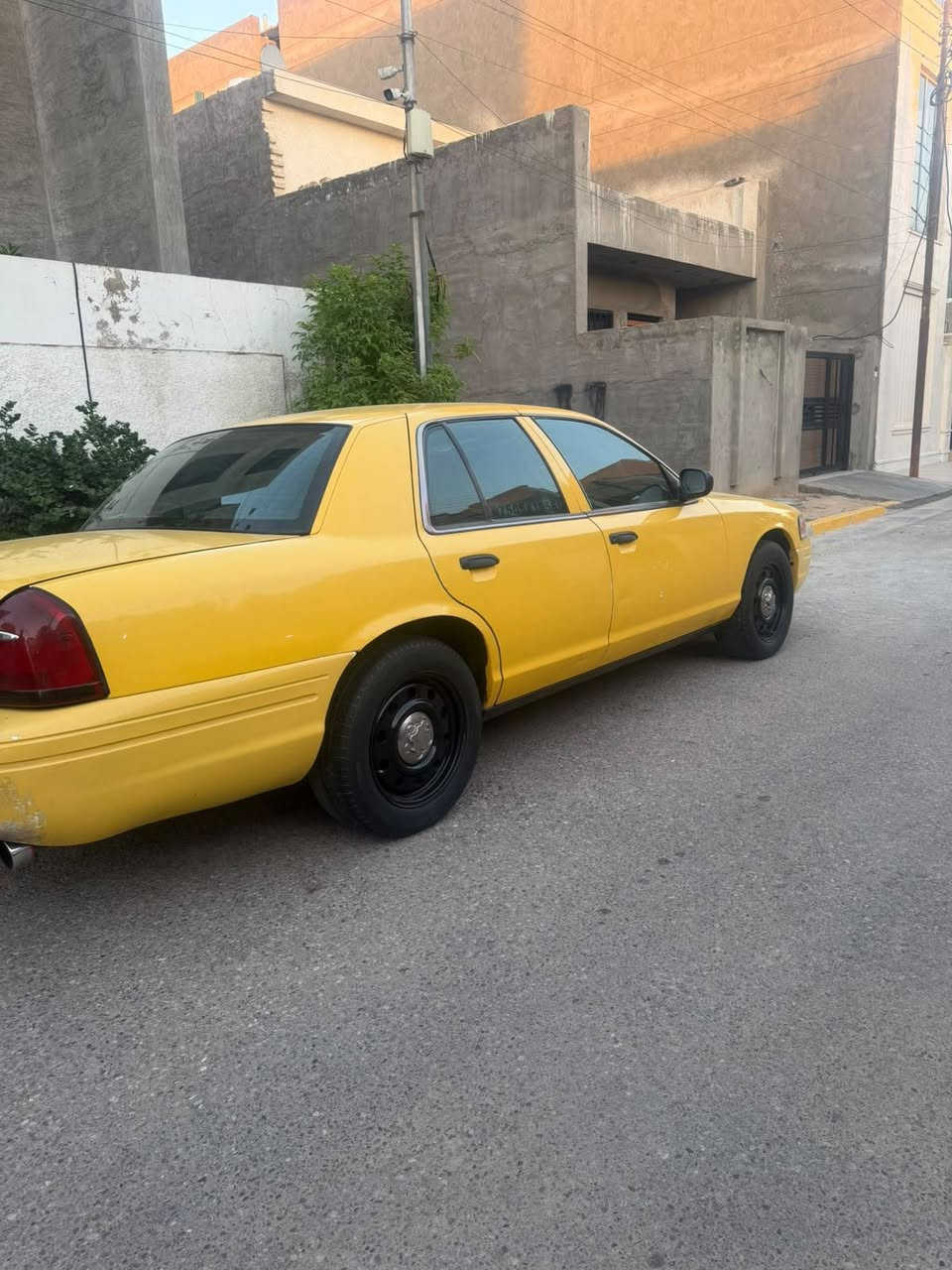 فورد فكتوريا ٢٠١١امريكي محرك ٤٦٠٠ تخم تاير تخم ويل حداديه جديده أمامي خلفي داخل بلاد جديد محرك كير جديد كهرباء جديده السعر ٨٠$ وبي مجال السياره بسمي تحويل ثاني يوم الاتصالات ***********
