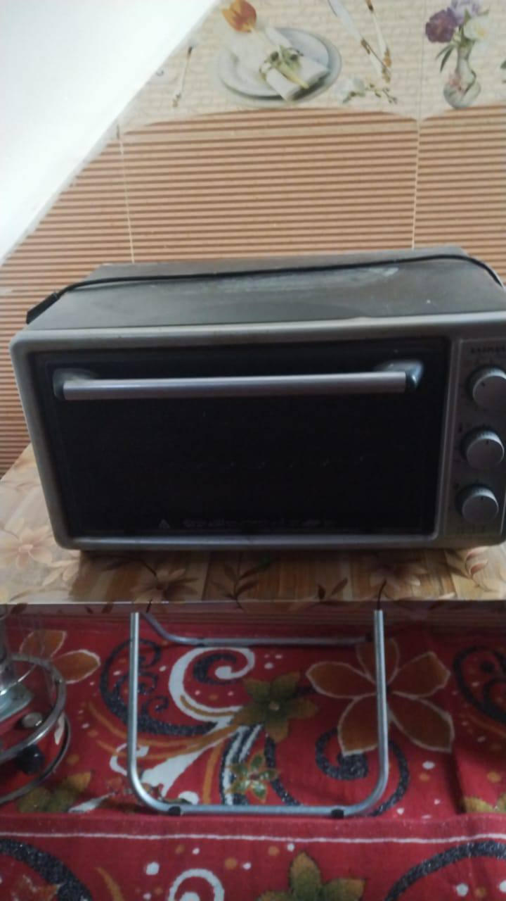 للبيع اوفن كبير نوع الكبير نظيف جداا السعر 70 + خلاط الماني شرط كارتون السعر 25 شرط الماني 
***********
