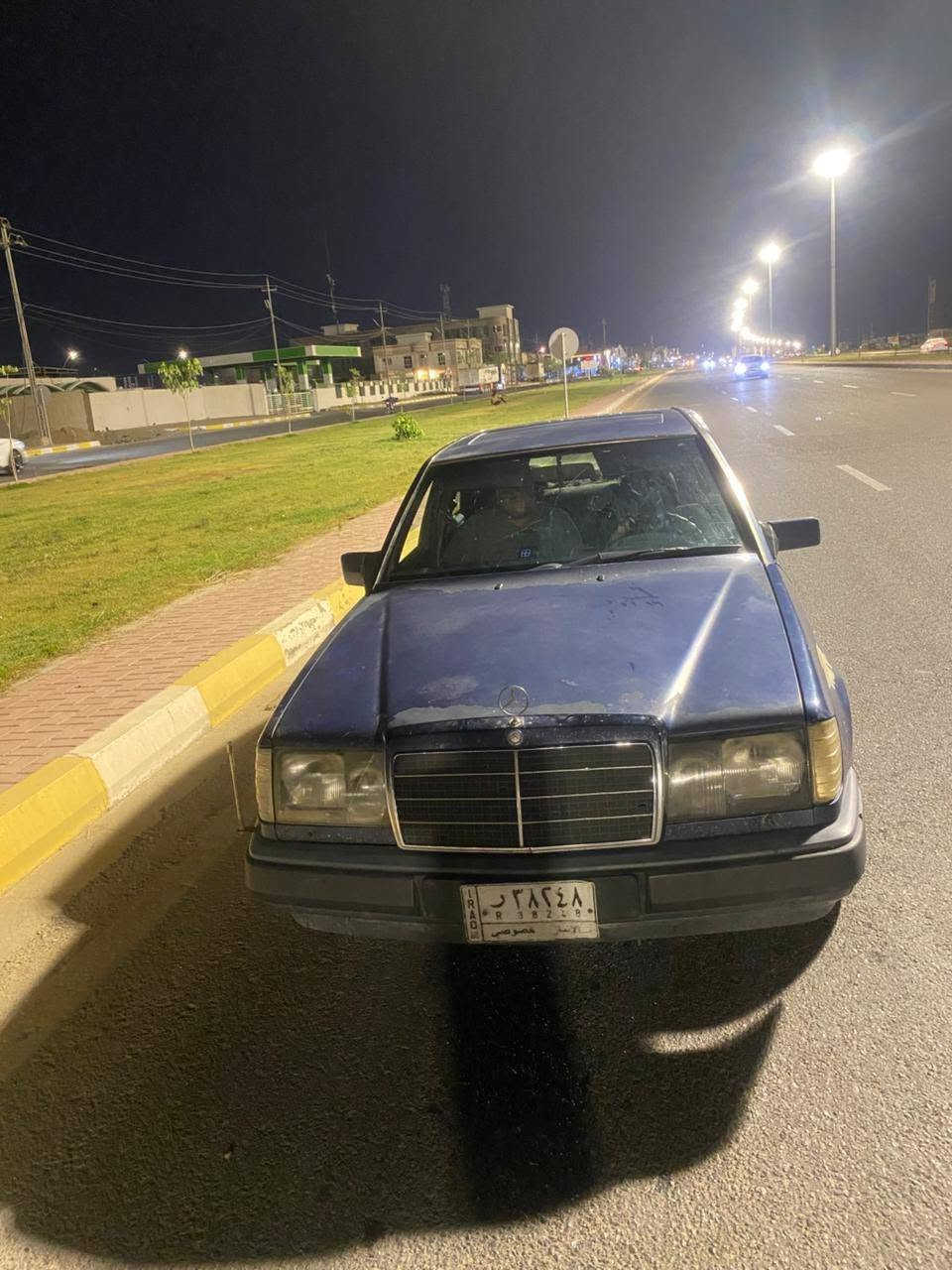 سلام عليكم حبايب مارسيدس البيع لمكان رمادي موديل 91 رقم ***********
