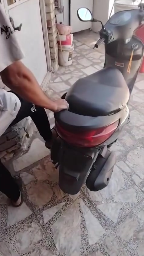 عندي هاي درجه بيها تخير بل سلف بل هندر تشتغل نكره
بريز كابريتر مو نوزل 
ماخذها ربمبه


**إذا كنت صاحب هذا الإعلان وتريد حذفه لأي سبب، رجاءا أرسل رسالة إلى الدعم الفني**
