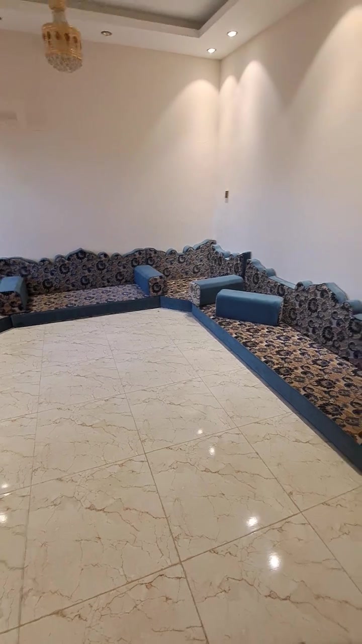 السلام عليكم
جلسه عربيه مستعمله نظيف للبيع 
سعره 600 الف وبيه مجال 
العنوان فلوجة حي التأميم يم أسواق يثرب 
الشراي يتصل على هذا الرقم 
***********
