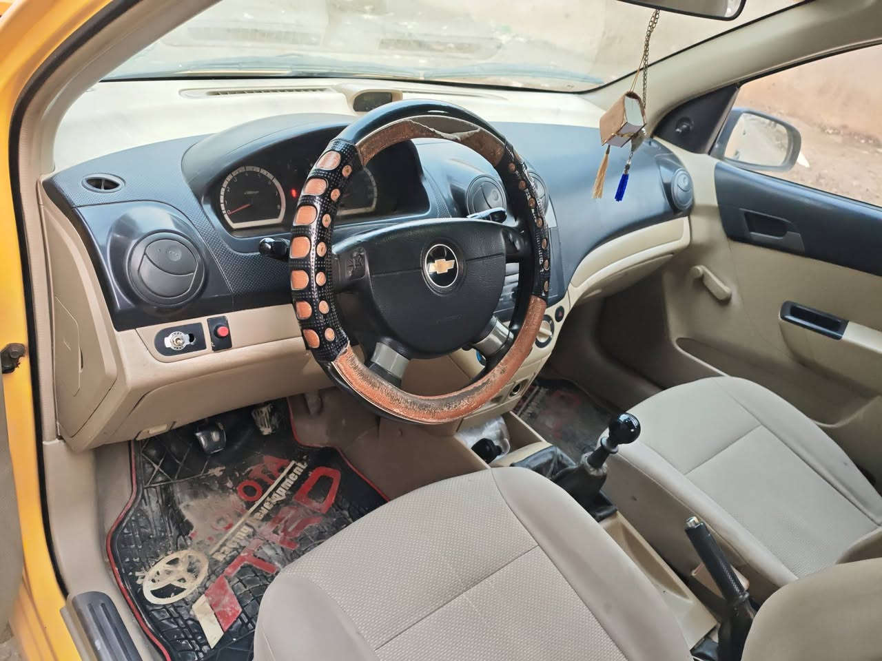 السلام عليكم افيو للبيع موديل 2010 سيارة جديدة خير من الله دبلات حدادية كلة جديد من البيت للدوام فقط لاتبديل ولا صبغ سنوية صاقطة 2019 مصفرة هيئة وغرامات رقم الماني عنوانهة ديوانية المركز *********** السعر 55 وبيهة مجال
