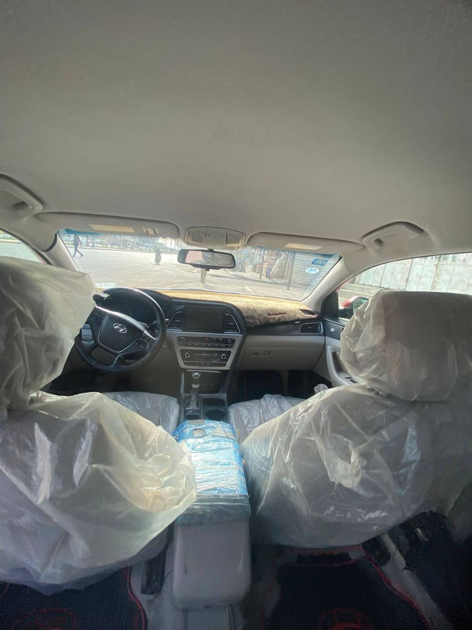 السلام عليكم سوناتا موديل ٢٠١٦وارد أمريكي بيه مكانات كلش قليله بارد وصبغ قليل مكينه كير مكفولات مكان السياره بالبصره رقم بصره تحويل بأي وقت السعر ١١٥ وبي مجال انه مكلف بالنشر  الرقم بي واتساب موبايل ***********
