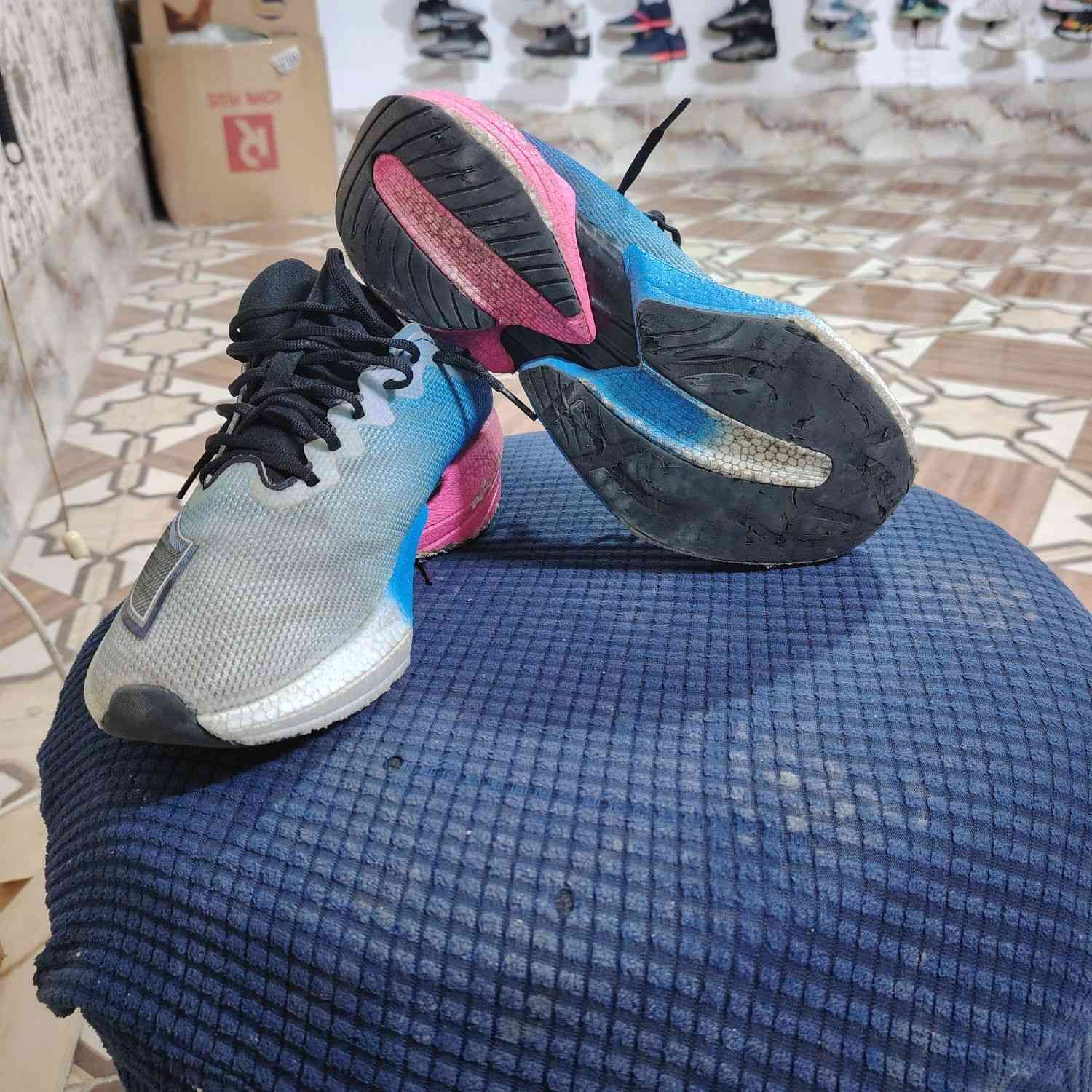 باله الاصلي اوربي قياس واحد 40.  واحد 41  البيع


**إذا كنت صاحب هذا الإعلان وتريد حذفه لأي سبب، رجاءا أرسل رسالة إلى الدعم الفني**