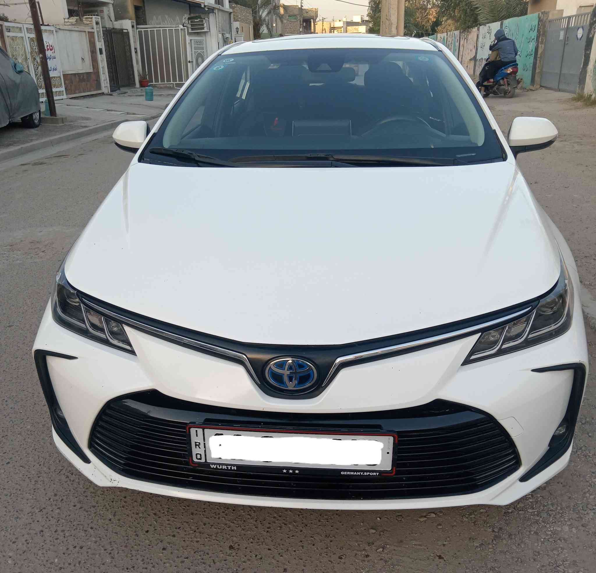 للبيع كورلا 2022 هايبرد وارد صيني الشكل الخليجي علامة زرقاء باسمي رقم بغداد نظيفة جدا ماشية 80 الف كم بيها تبديل الدعامية الخلفية  وبارد قليل تحت الجاملوغ الخلفي وصبغ كد شبر تحت
 الرقم فقط والباقي كفالة عامة السعر 133 ورقة للاتصال على الرقم *********** واتساب غير متواجد عالفيس رجاءا
