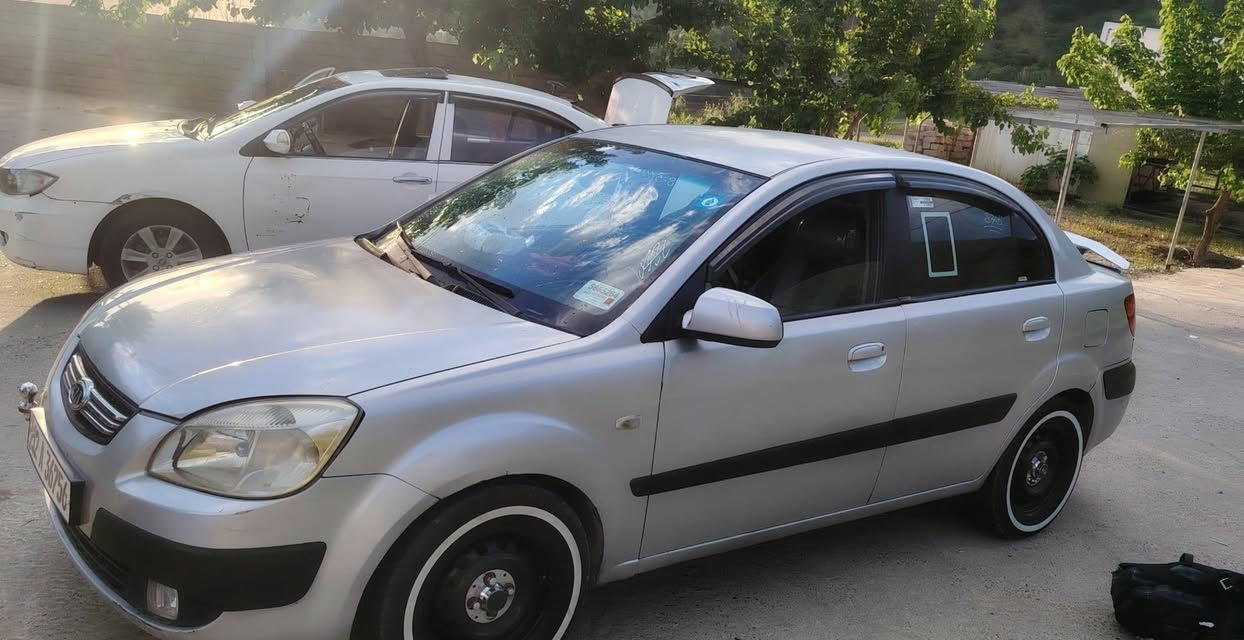 كيه ريو داخل ابريد موديل ٨ السياره مصبوغه عام جماليه بدون دواخل بيها جاملغين الكدام مبدلين رقم نينوى مصطره اني الشرعي للستفسار ***********
