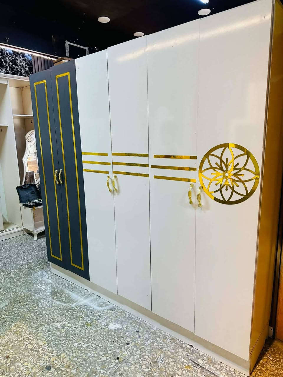 غرفه تركيا ٥ قطع نضام ابواب سعر ٤٧٥ مع شد والنقل داخل بغداد يوجود توصيل محافضات بكروه للحجز والاستفسار خاص او وتساب ***********
