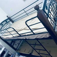 سرير طابقين • حديد وخشب • نوعيه ممتازه