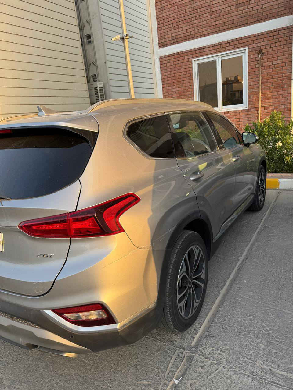 🚘 للبيع | هيونداي سنتافي 2020 وارد أمريكي فول مواصفات

الموديل: 2020
الوارد: أمريكي 🇺🇸
الرقم : أربيل دولي 
الضرر : جاملغ وبنيد ايرباك سليم ✅
المحرك: 2000 تيربو  سي سي 4 سلندر اقتصادي
الكير: أوتوماتيك 6 نمر
اللون : (رصاصي )
اللون الداخلي: ( جلد اسود + سستم فايبر كاربون إطار اصلي مع سف الكتارا )
المسافة المقطوعة: (100 الف )

🔹 المواصفات:
 • شاشة وسطية كبيرة + كاميرا خلفية
 • مقاعد جلد، إطار دشبول وابواب ستيل كاربون فايبر اصلي 
     • أنظمة قيادة( اقتصادي، رياضي، ذكي )
     • عداد سرعة إلكتروني شاشة ديجتال 
 • بصمة تشغيل + بصمة أبواب
 • مثبت سرعة + مانع انزلاق
 • تحكم مقود، حساسات أمامية وخلفية
 • فتحة سقف بانوراما
 • نظام النقطة العمياء
 • إنارة LED كاملة
 • تحكم إلكتروني بالمكيف
     • توقف ذكي ، اوتو ستوب 
     • إطار عجلة كروم حجم ١٩ 
     • رادار امامي خلفي اجتياز جانبي 
     • جنطة شفط كهرباء 
     • سقف الكتارا 
     • سستم صوت رباعي١٢ سماعة 
     ٠ بردات ابواب خلفية اصلي دفن 
     • مأخذ شحن لاسلكي ، USB  ٤ مأخذ

📦 السيارة نظيفة جداً، صيانة دورية منتظمة، جاهزة للفحص  💯

💰 السعر المطلوب: (19500 $ بيها مجال بسيط )
📍 الموقع: (بغداد )
📞 للتواصل: (***********)
