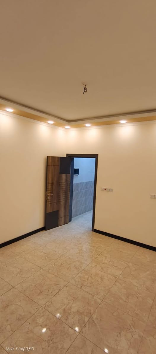 مكتب الزبيدي للعقار🏠🏠
للبيع بسعر مناسب جدا بالنسبة للقاهرة 🏠🏠🏠
العنوان حي القاهرة بظهر خزان المياه طابو صرف🏠🏠
عنوان مكتب الزبيدي حي القاهرة بظهر تانكي المي مقابل جامع المثنى 🏠🏠
 مساحة ٦٠ متر واجهة مرمر الشارع تبليط 
يحتوي الطابق الأرضي على طرمة+صالة + مطبخ +خدمات+غرفة نوم
والطابق الثاني يحتوي على غرفتين نوم + خدمات 
للاستفسار أو للحجز يرجى مراجعة مكتب الزبيدي الهندسي أو الاتصال على : 
***********📞📞📞
***********📞📞📞
