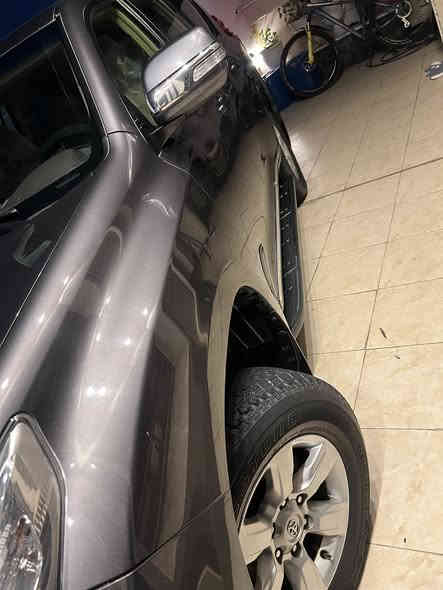 برادو ٢٠١٤خليجي جديده جداً ومكفوله من رقم إلى رقم من صبغ وبارد وشخوط ومحرك مكفول وكير كلشي بيه وكاله تخم تاير برجستون ياباني مو صيني دبل تانكي كشنات جلد كشنين كهرباء سبليت كامره خلفيه وحساسات خلفيه وماشيه ٩٠ ألف وارضيات اصليه مال شركه وكتلوكات شركه بيه رقم انكليزي بغداد مكان سياره بغداد شارع فلسطين فقط بيع بدون مراوس تحويل مباشر بالعافيه ع ياخذه اتصال ع رقم *********** وسعر ٣١٨٠٠ بيه مجال حك جيه ويدلل
