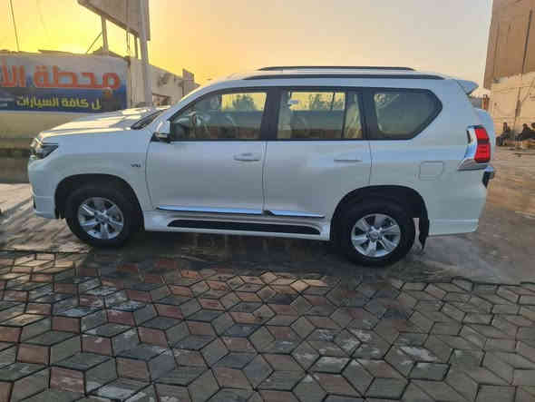 السلام عليكم موديل 2023 ماشيه 19الف ضمان 6سلندر محرك 4000مكفوله ماعده  الواضح بلسونار  مرفق مع الصور 
السياره بسمي هزه جديده تحويل مباشر مكاني الديوانيه 
السعر 485
***********
