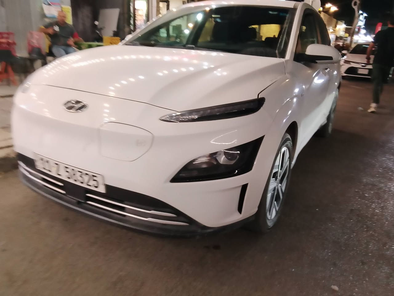 السلام عليكم للبيع او مراوس كونا2023كهرباء بالكامل. وارد امريكي حادث جاملغ وباب سائق ماشيه 55 الف مكاني بغداد شحنه تمشي 450 كيلوا السعر 140 بيه مجال قليل رقم ***********
