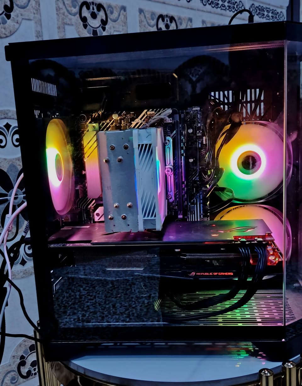 تحية طيبة للجميع
متوفر تجميعة كيمنك للبيع كيس فقط 
السعر 665 الف

CPU I5 10400F 6 CORE 12 THERADS 
COOLER CPU 120M RGB MASS 
RAM 16 GB DDR4 3200MHZ 
M B H510M ASUS PRAIM DDR4 
GPU RX VEGA 56 ASUS ROG STRIX 8GB 
POWER 550 W FULL MODELER ACER 
CASE X3 FAN RGB CLAS GEMING 
SSD 256 
HDD 320 GB 

ملاحض الكرت يعادل RTX 2060. او RX 5700
مكاني موصل توصيل موجود 
للتواصل *********** واتسب
