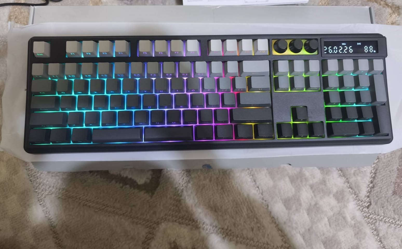 متوفر كيبورد غني عن التعريف
SYLOONG GK104 pro
جديد فتحته للفحص فقط 
تفاصيلة كدامكم 
للحجز المراسلة واتساب 
‏‪0787 048 0822‬‏
