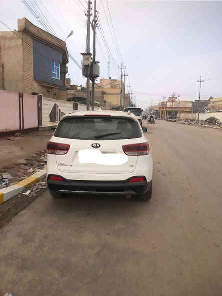 سيارة سورنتو للبيع او مراوس موديل 2018 
سيارة عائلية 7 راكب محرك 3500 ما مبدل بيها اي شي بيها صبغ 5 قطع 

السعر 185 مكانها شطرة ذي قار السيارة باسمي والسنوية لل28 

للاستفسار ***********
