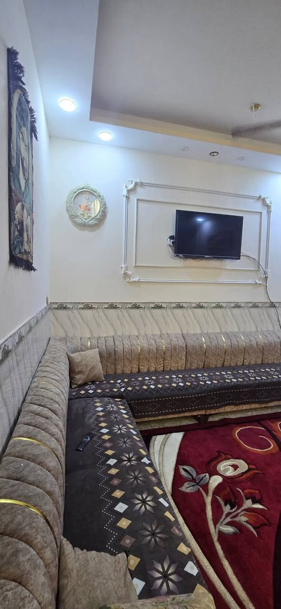 سلام عليكم دار للبيع طابقين 6 غرف نوم مساحه 200 متر ركن على شارعين بناء جدا حديث نوع العقار طابو زراعي سند 25 خدمات كامله تبليط مجاري ماء كهرباء 
🏁🏁 العنوان طويريج حي ابو جوعانه الزراعي 🏁🏁
🏁🏁 شارع اسواق هدايانا  

السعر السعر 288 مليون مع المجال 

السعر وباقي التفاصيل الاتصال على الرقم 
*********** عقارات ابو امير 
عنوان المكتب حي الضباط مقابل كهربائيات ضوء القمر
مكتب عقارات الهندية مجيد ابو امير
