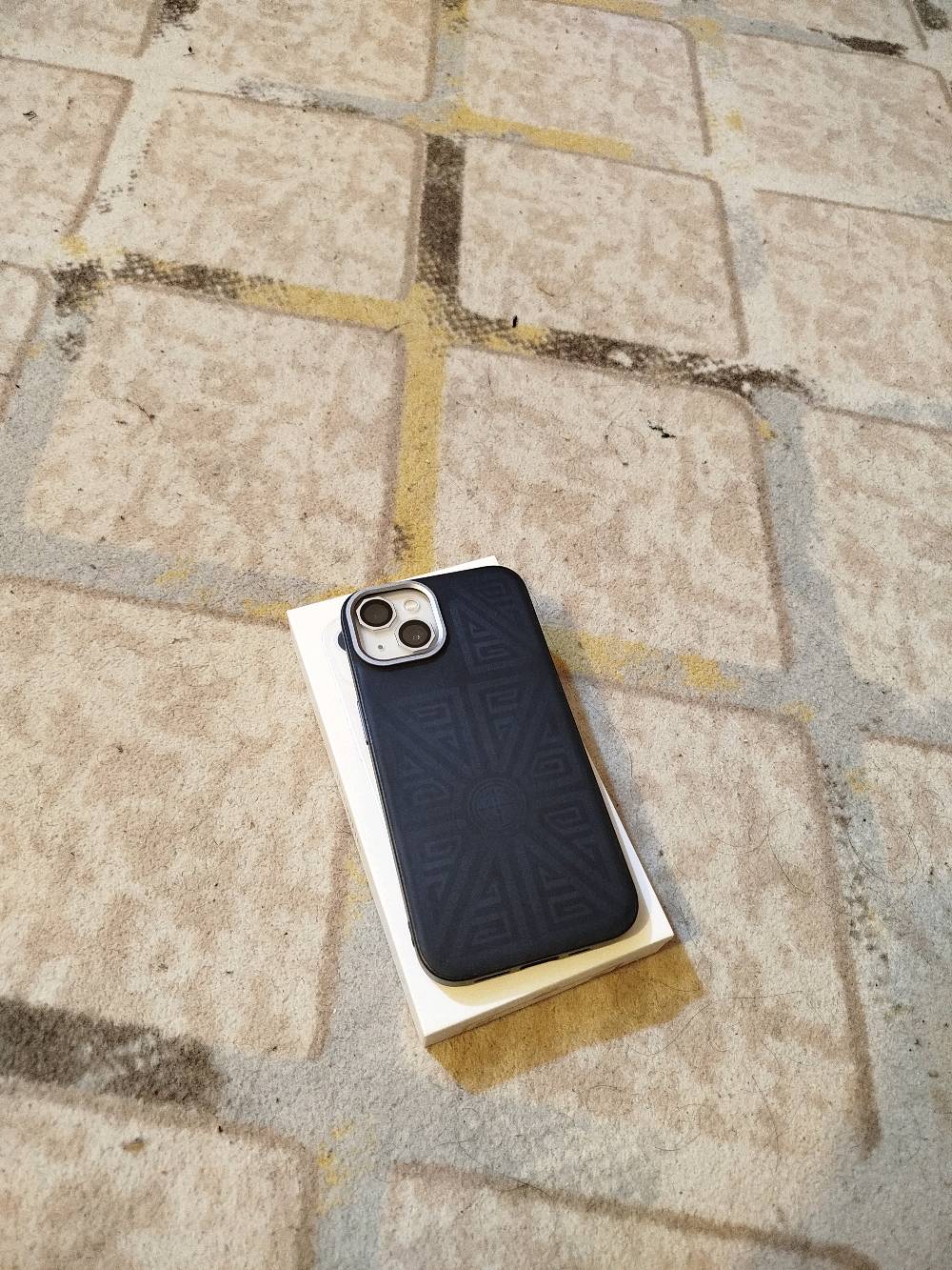 ايفون 13العادي للبيع نضيف جدا مابي اي نقص نسخه شرق اوسط و ضمان ماستر بطاريته 98 و الذاكره 128و السعر 510وبي مجال البصره الزبير حي المعلمين 