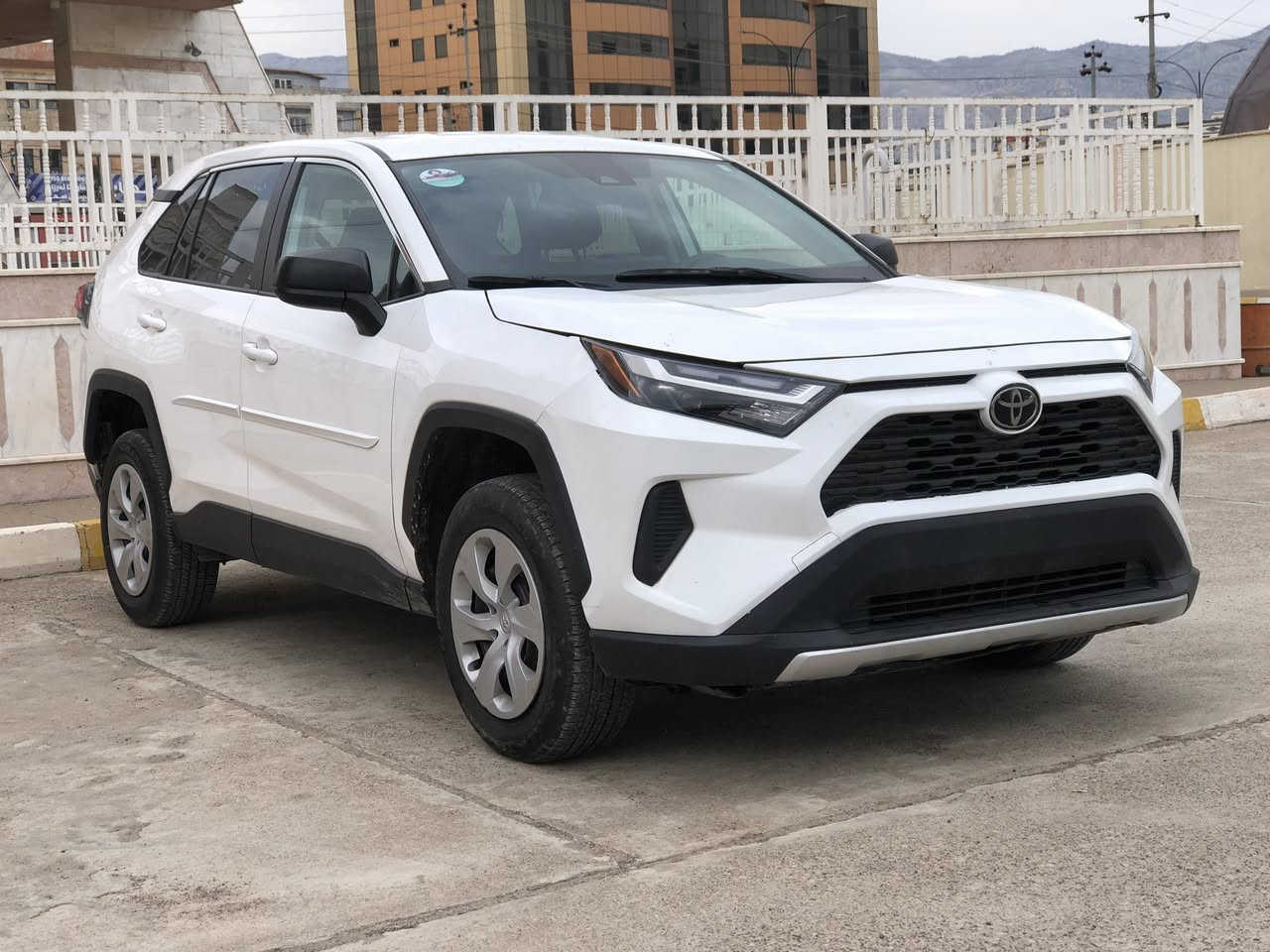 تويوتا رافور 2024 LE AWD
السعر 180$ومجال
ضرر جملغ و بنيد صبغ اشوه ي شانسي صبغ 
گض و غرقان و تترقيم شرط 
مواصفات 
شاشه 
كاميره
حساس
رادار
فور ويل 
مكان سيارة عقره
اتضل ***********☎️
